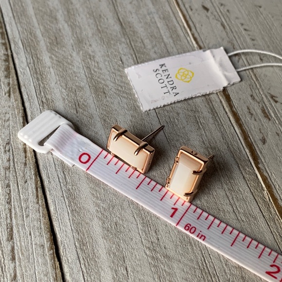 Kendra Scott Paola Stud Earrings Rose Gold MOP NEW - Picture 2 of 4